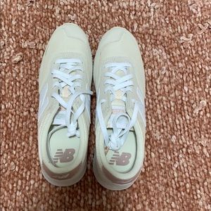 Cream New Balance NWOT